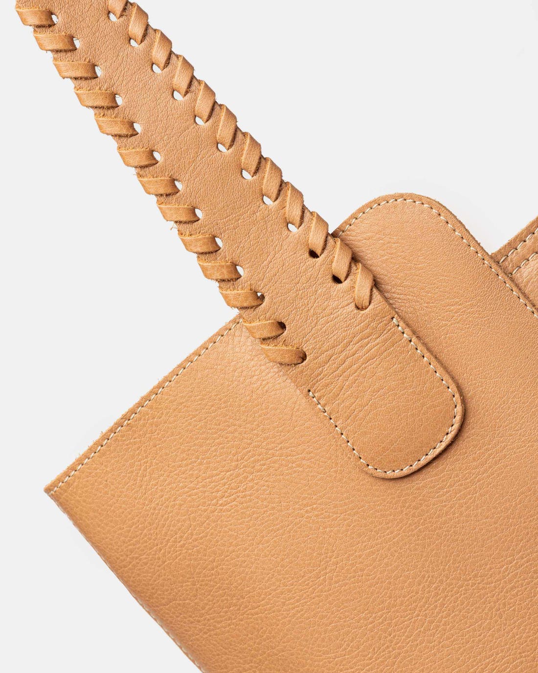 Shopper The Braided en cuero vegetal liso