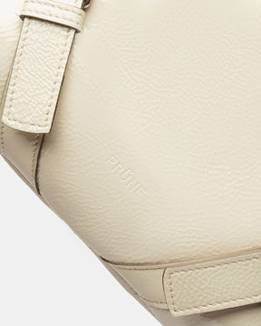 Bandolera Pocket en cuero charol arrugado