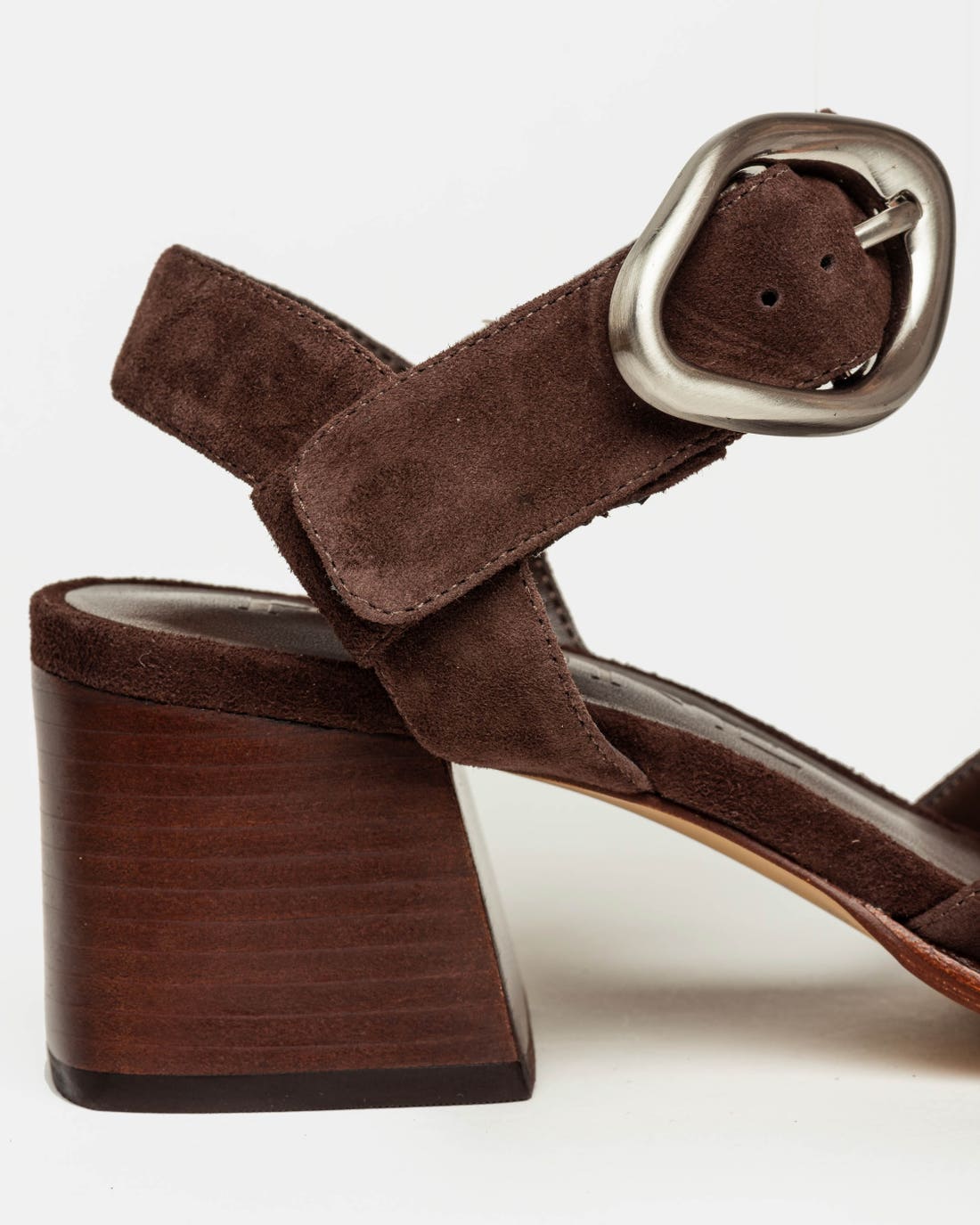 Sandalia media Julie en gamuza