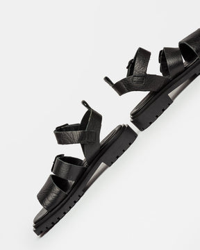 Sandalia media Alba en cuero graneado